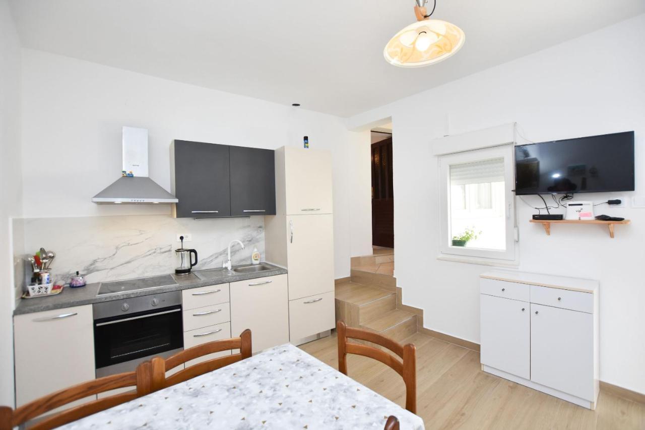 Apartment Miledina Primosten